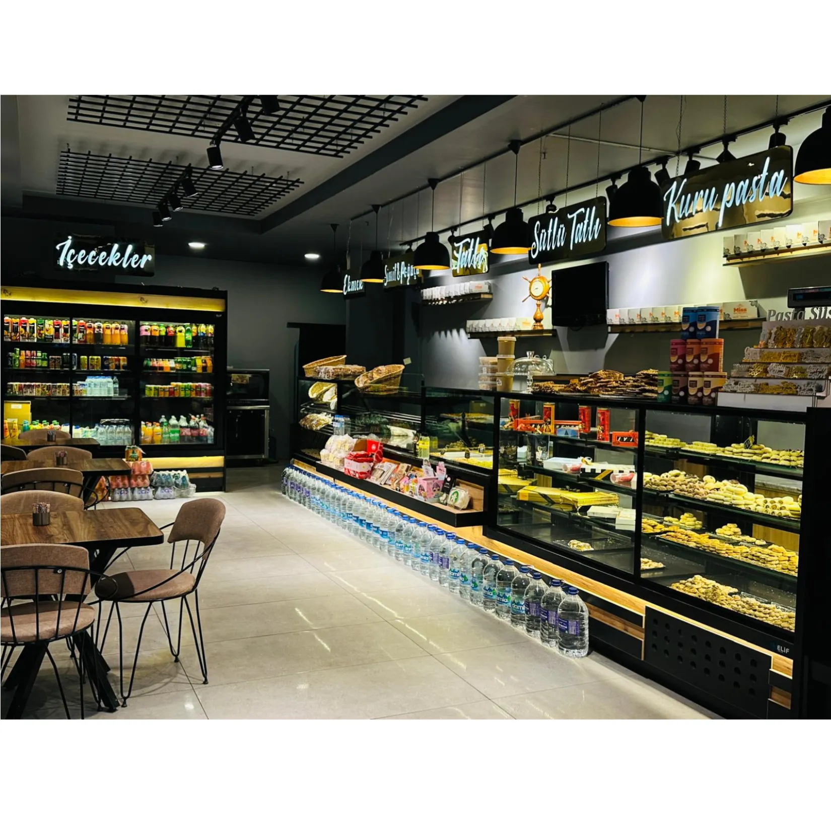 İçecek Soğutucu Dolabı ve Kuru Pasta / Tatlı Vitrini